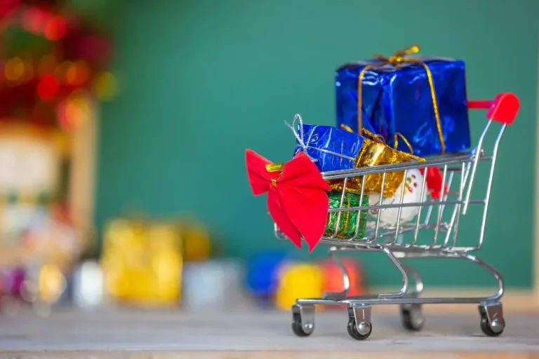 Keeping Seasonal Hires Through December: Low-Cost Retention Tactics That Work